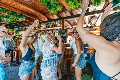 Palma de Mallorca: Fiesta diurna en barco con DJ en directo