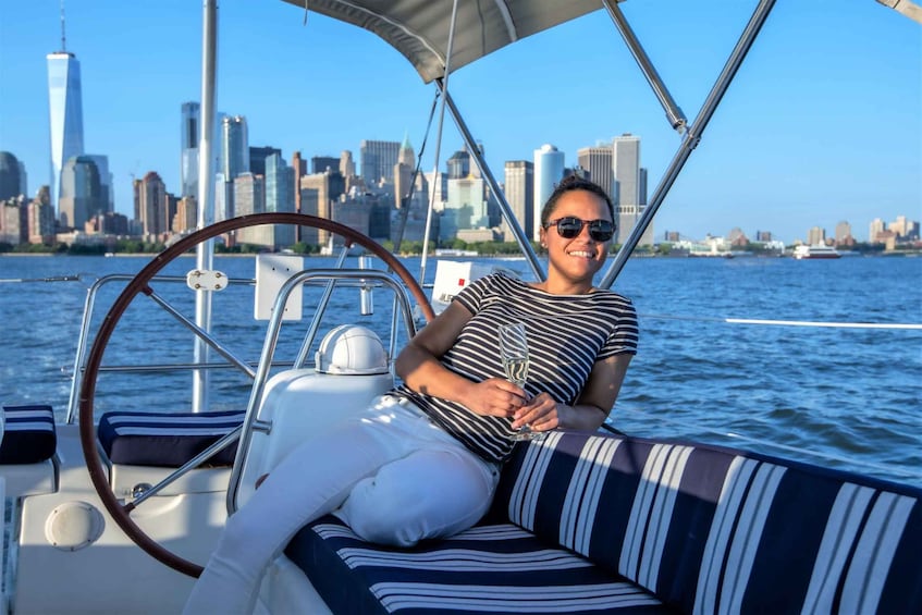 Manhattan: Private Sailing Yacht with Champagne