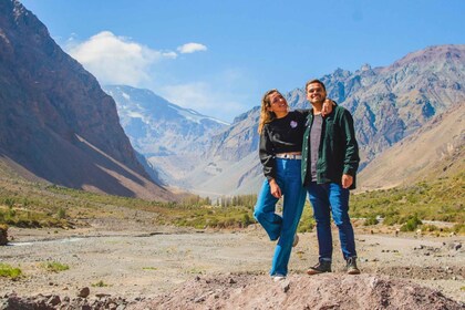 Från Santiago: Rundtur i Cajon del Maipo, pool och spa