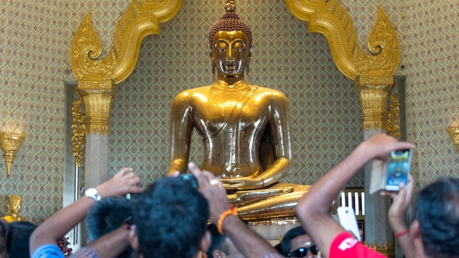 Temples Tour in Bangkok Half Day Small Group Tour