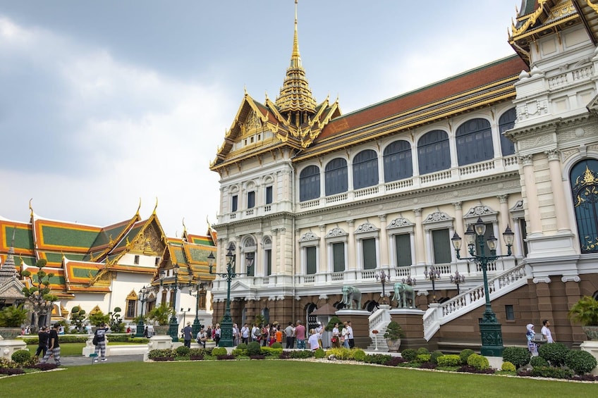 Royal Grand Palace and Bangkok Temples Half Day Small Group tour