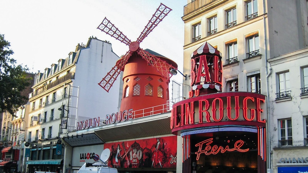 Montmartre Like a Local: Paris Food Tour