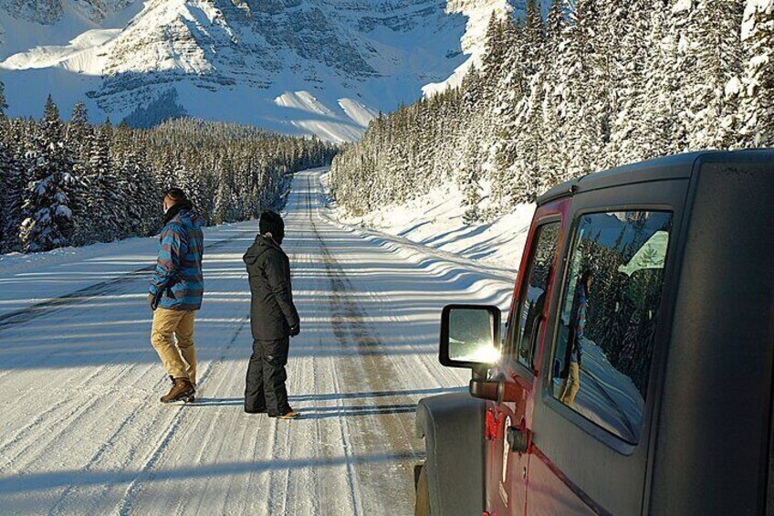 Discover Icefields Parkway and Athabasca Glacier in Winter