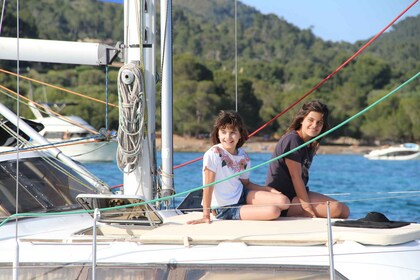 Mallorca/Alcudia: Privat båttur med snack og bading
