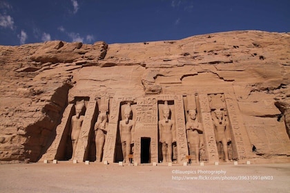 Privévlucht naar de tempels van Abu Simbel vanuit Aswan per vliegtuig
