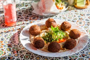 Friedrichshain Food Tour with Tastings