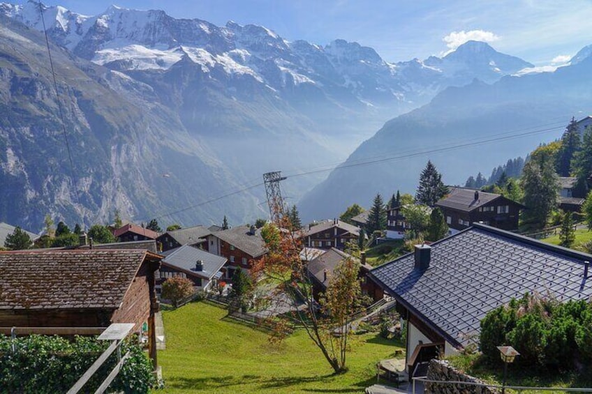 Lauterbrunnen Valley and Mürren Alpine Village small group tour