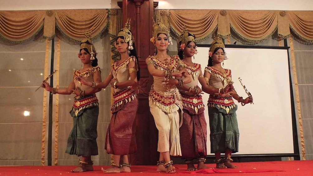 Picture 6 for Activity Siem Reap: Apsara Dance Show & Dinner with Tuk-Tuk Transfers