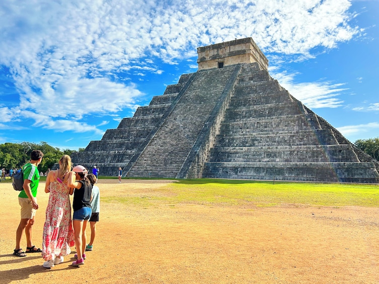 Chichen Itza, Cenote, Buffet Lunch & Tequila Tasting from Merida