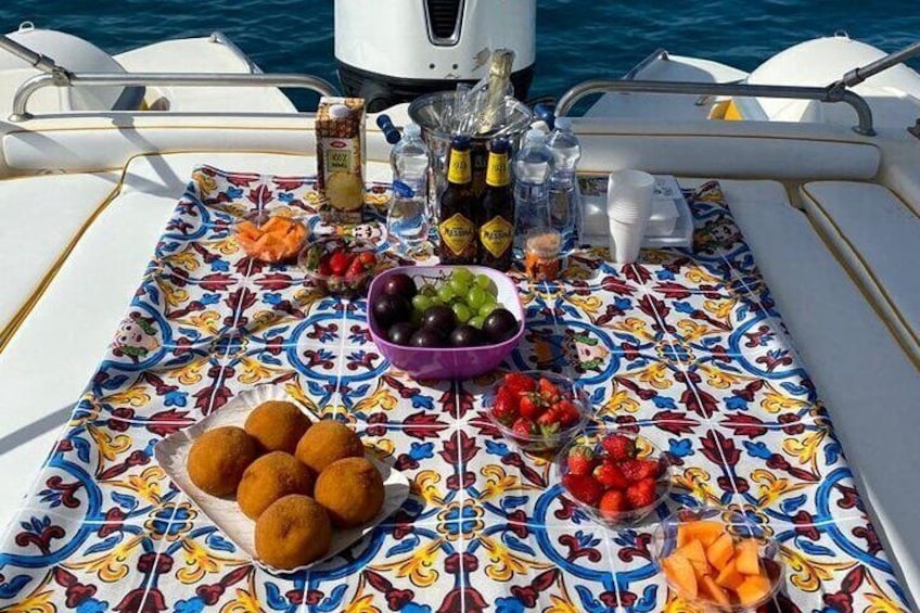 Boat tour from Avola to Portopalo with a stop in Marzamemi