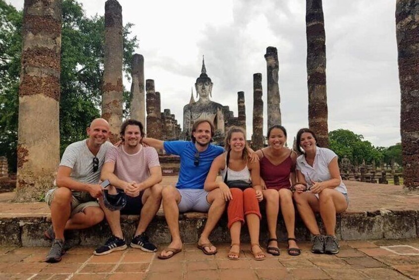 Great family picture at Wat Mahathat