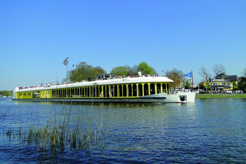 Picture 1 for Activity Potsdam by Boat: Island Cruise