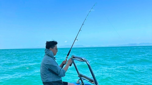 Phuket: Privat fiskebåtscharter och snorklingsäventyr