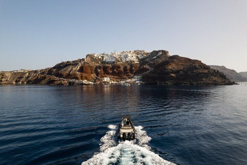 Exclusive cruise experience in Santorini