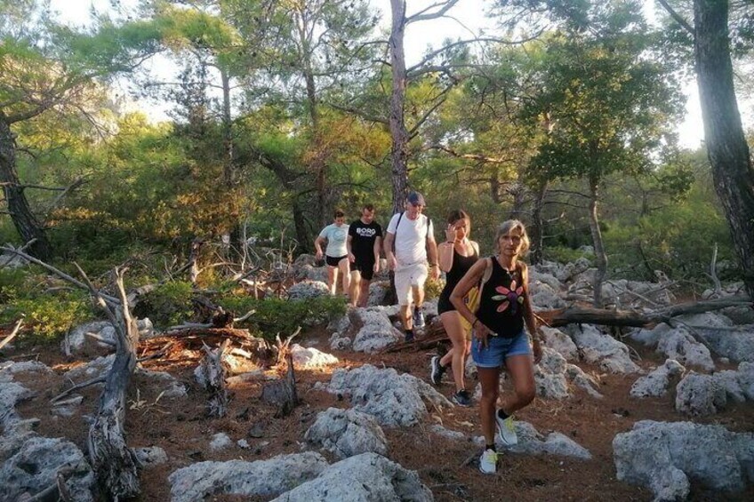 3-Hour Guided Walking Tour to Navarone Bay from Pefkos at Sunrise