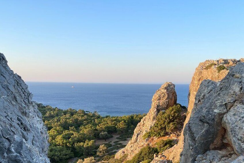 3-Hour Guided Walking Tour to Navarone Bay from Pefkos