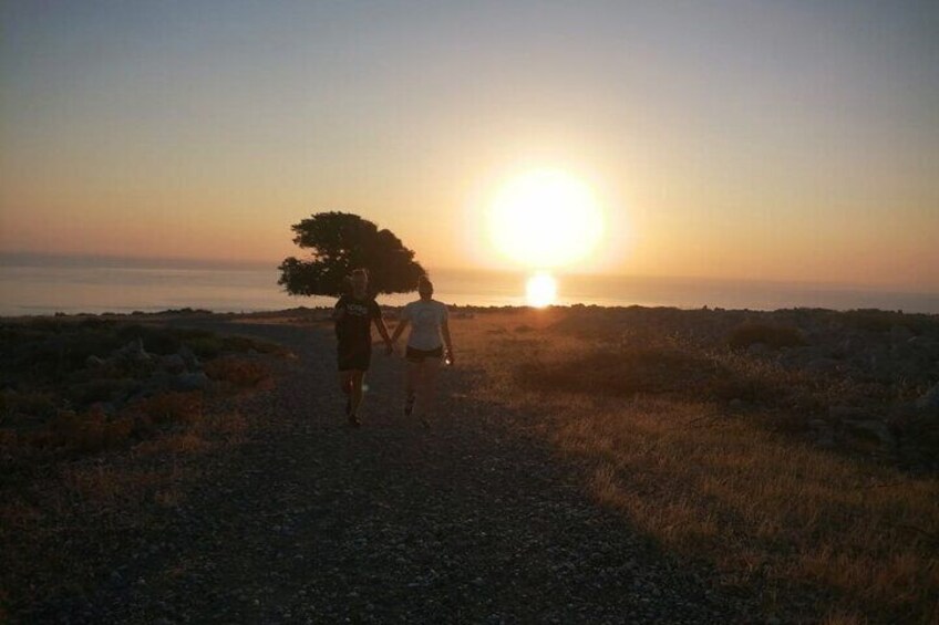 3-Hour Guided Walking Tour to Navarone Bay from Pefkos at Sunrise