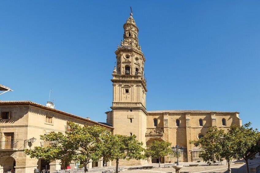 Excursion to Las Bodegas Murua and Most Beautiful Villages in Spain