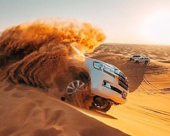 Dubai: Evening Red Dunes Desert Safari with Buffet Dinner