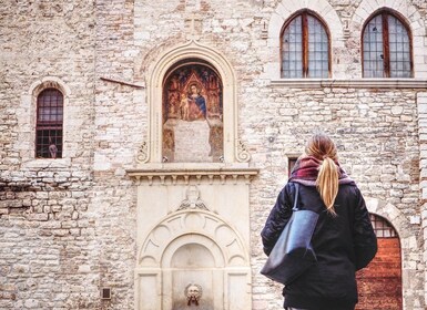 Gubbio: recorrido privado a pie y degustación de comida