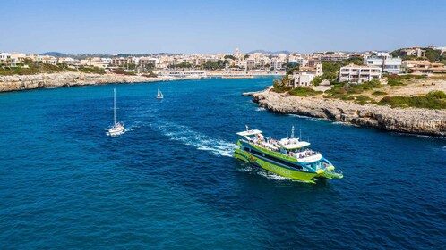 Fra Porto Cristo: Bådtur med glasbund på østkysten