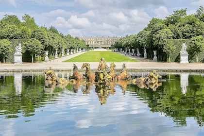 Depuis Paris : Visite guidée de Versailles et accès aux jardins