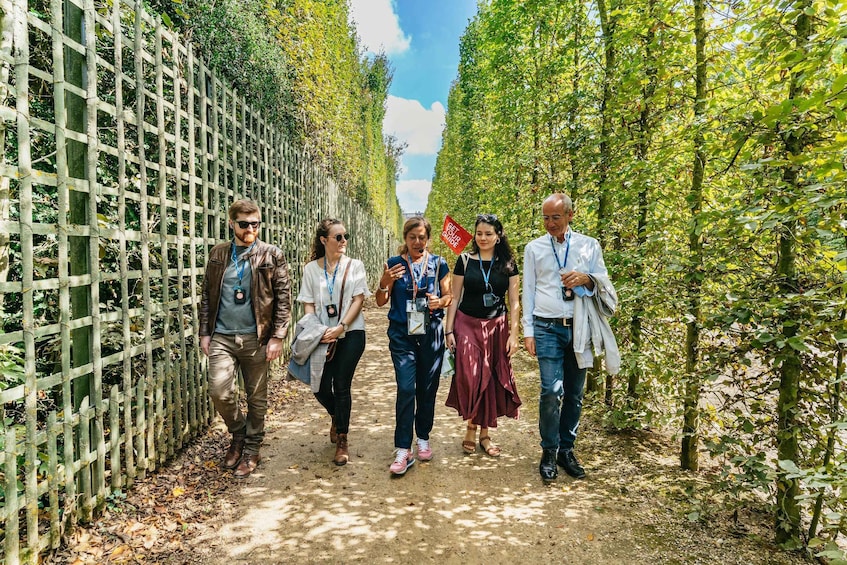 Picture 2 for Activity From Paris: Versailles Skip-the-Line Tour & Gardens Access