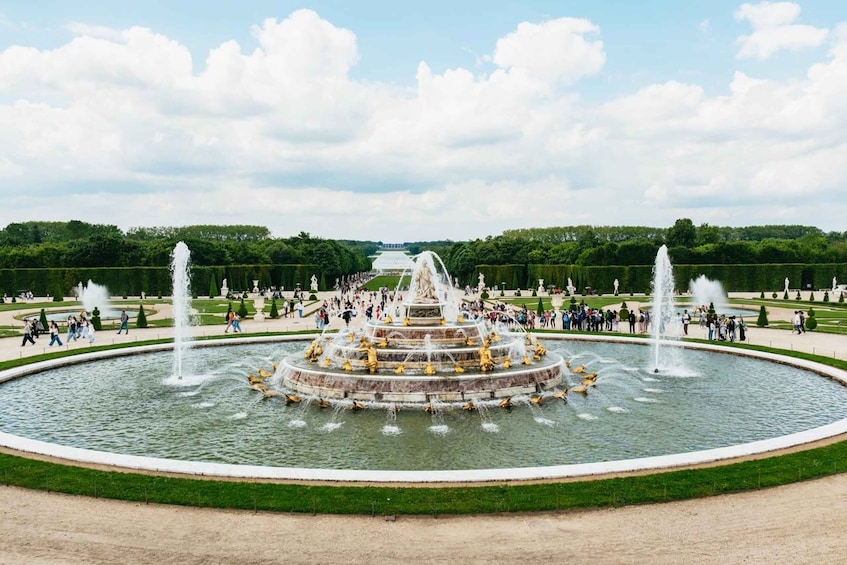 Picture 9 for Activity From Paris: Versailles Skip-the-Line Tour & Gardens Access