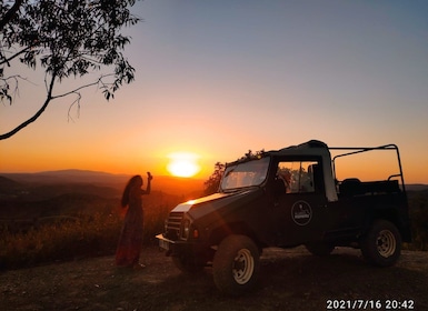 Desde Albufeira: safari en jeep al atardecer por el Algarve con vino