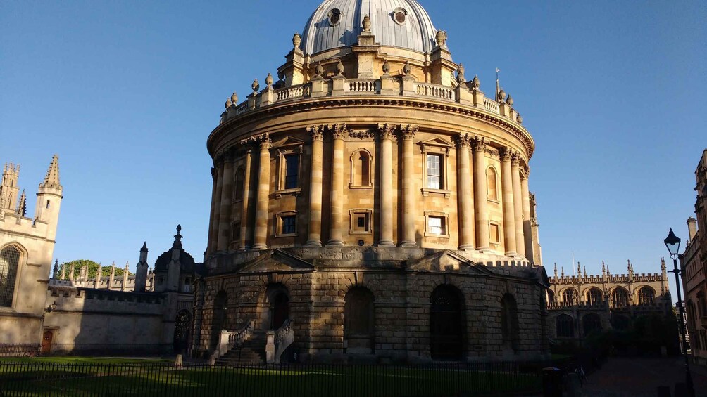 Picture 5 for Activity Oxford: Pre-Raphaelite Walking Tour with Exeter College