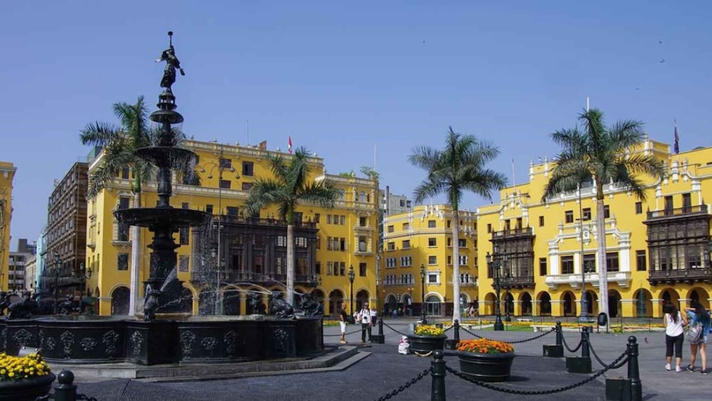 Lima: City tour with Catacombs Museum Small-group