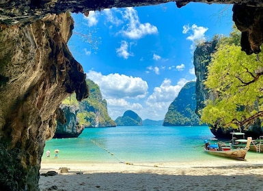 Krabi: Hong Islands Boat Tour with Panorama Viewpoint