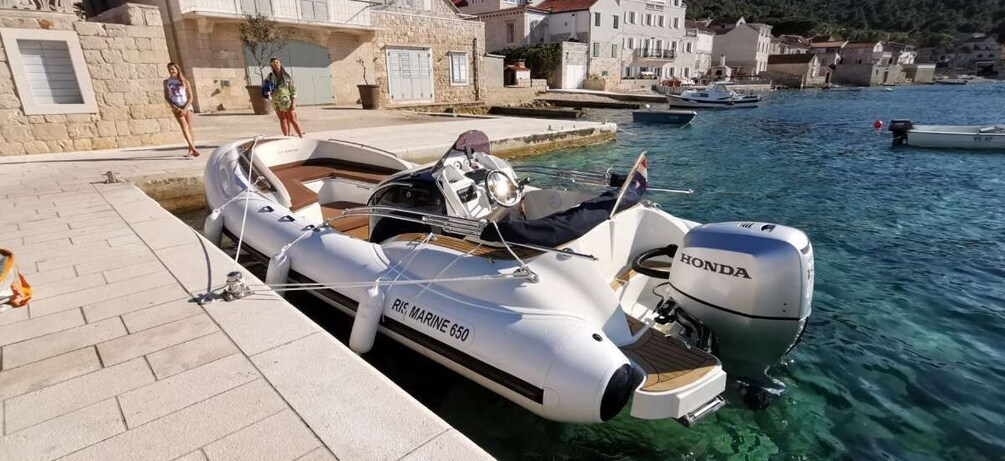 Zadar: Private Speedboat Tour to Ugljan, Osljak & Galevac
