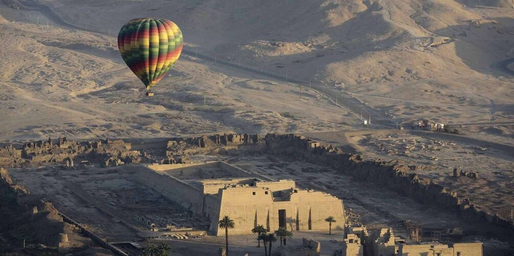 Picture 10 for Activity Hurghada: Luxor Hot Air Balloon Ride and Day Tour With Meals