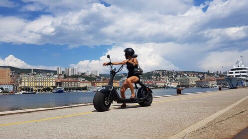 Louez un E-Scooter Chopper 6 Heures: Visitez les Montagnes ou les Plages