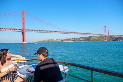 Lisbonne : excursion en bateau sur le Tage avec du vin muscat traditionnel