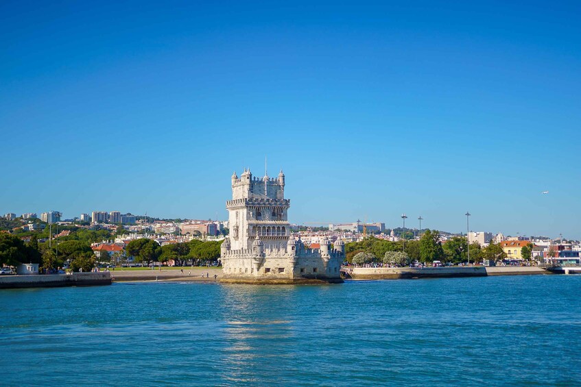Picture 5 for Activity Lisbon: Tagus River Boat Tour with One Drink Included