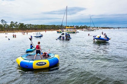 Shell Island: Wasserpark und Delfinbeobachtung Bootsfahrt