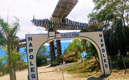 Von Medellín aus: Pablo Escobar's Hacienda Nápoles Private Tour