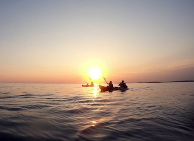 Pula: Sunset Adventure – Boat, Kayak, Snorkeling & Sunset