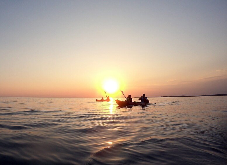 Pula: Sunset Adventure – Boat, Kayak, Snorkeling & Sunset