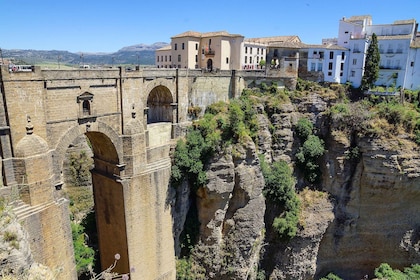 Från Cordoba: Privat rundtur i Ronda med stopp i Setenil