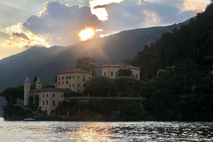 Picture 2 for Activity Bellagio: Lake Como Sunset Kayak Villas Experience