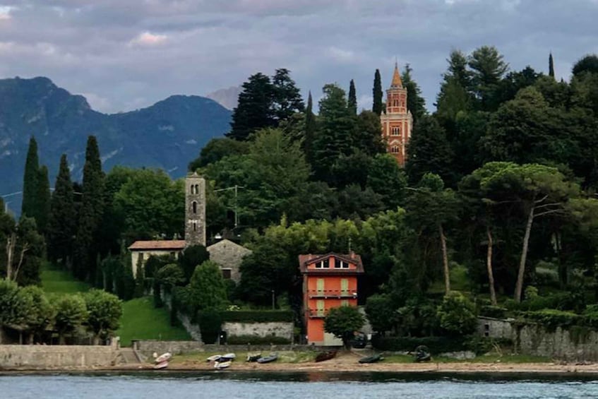 Picture 1 for Activity Bellagio: Lake Como Sunset Kayak Villas Experience