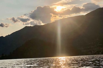 Bellagio : expérience de kayak au coucher du soleil sur le lac de Côme dans...