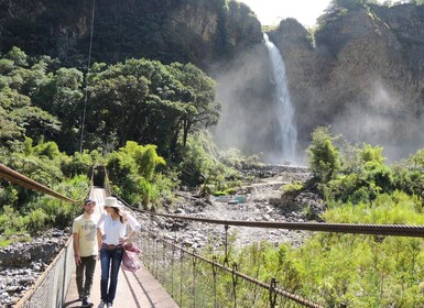 Quitosta: Baños ja Ylä-Amazonia päiväretki