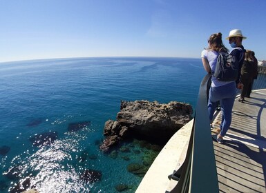 Fra Malaga eller Marbella: Nerja og Frigiliana dagstur