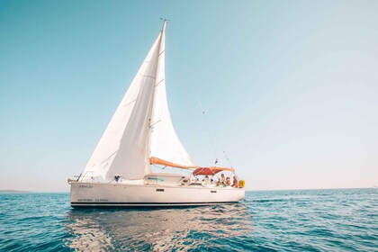 From Hvar: Boat Tour to Pakleni Islands on a Comfort Yacht