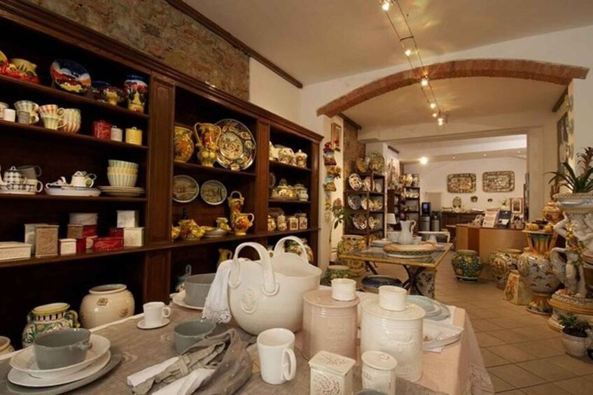Picture 2 for Activity Montelupo Fiorentino: Tuscan Ceramic Master Potter Class