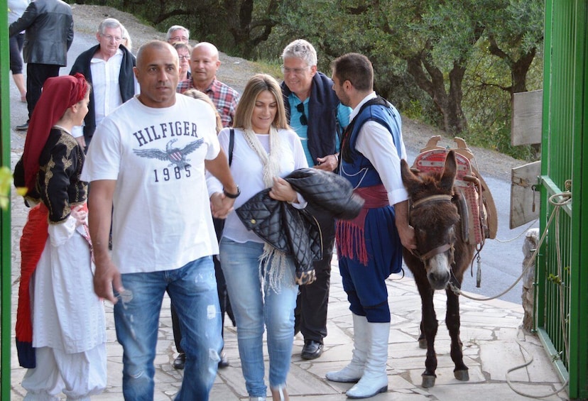 Picture 15 for Activity Heraklion: Cretan Folklore Night with Buffet at Karouzanos